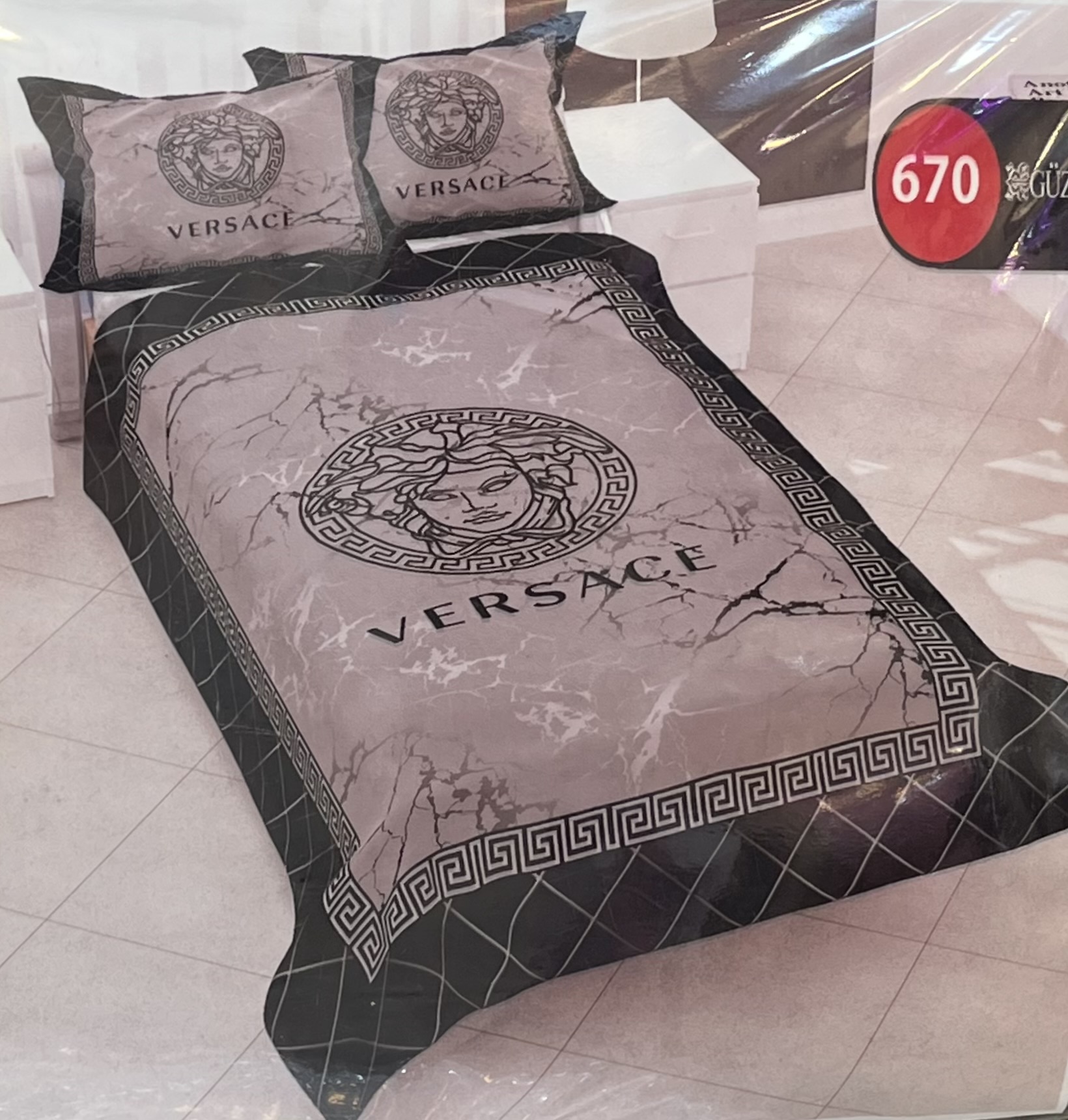 ست روتختی طرح ورساچه سه بعدی گوزل کد 670 یک نفره و دو نفره